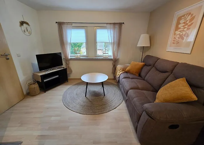 Ferienhaeuschen In * Dickesbach