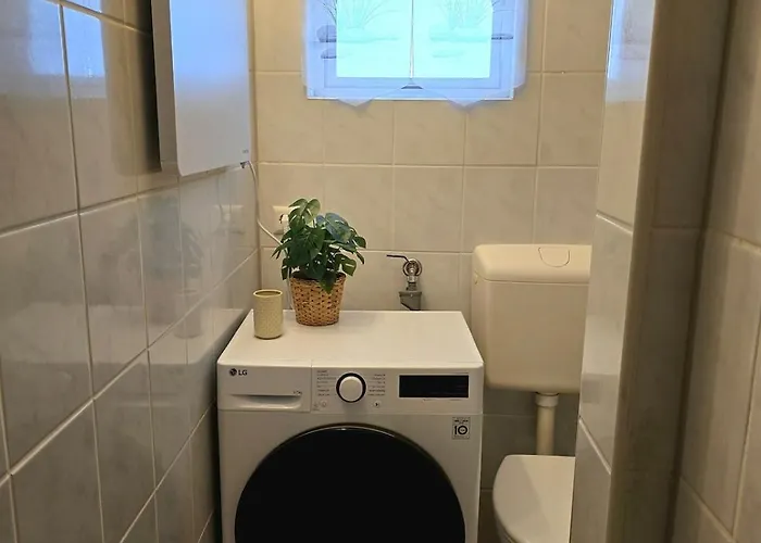 Ferienhaeuschen In * Dickesbach